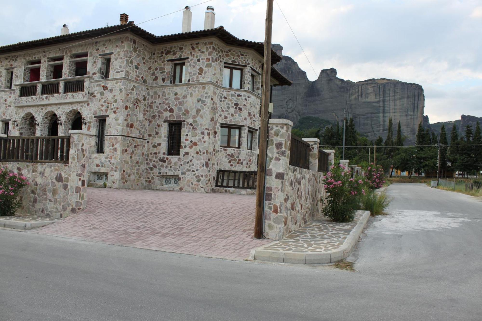 Monastiri Guesthouse Калампака Экстерьер фото